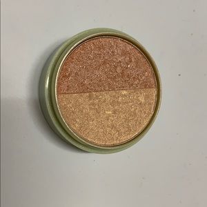 Pixi x Petra beauty blush duo in peach honey